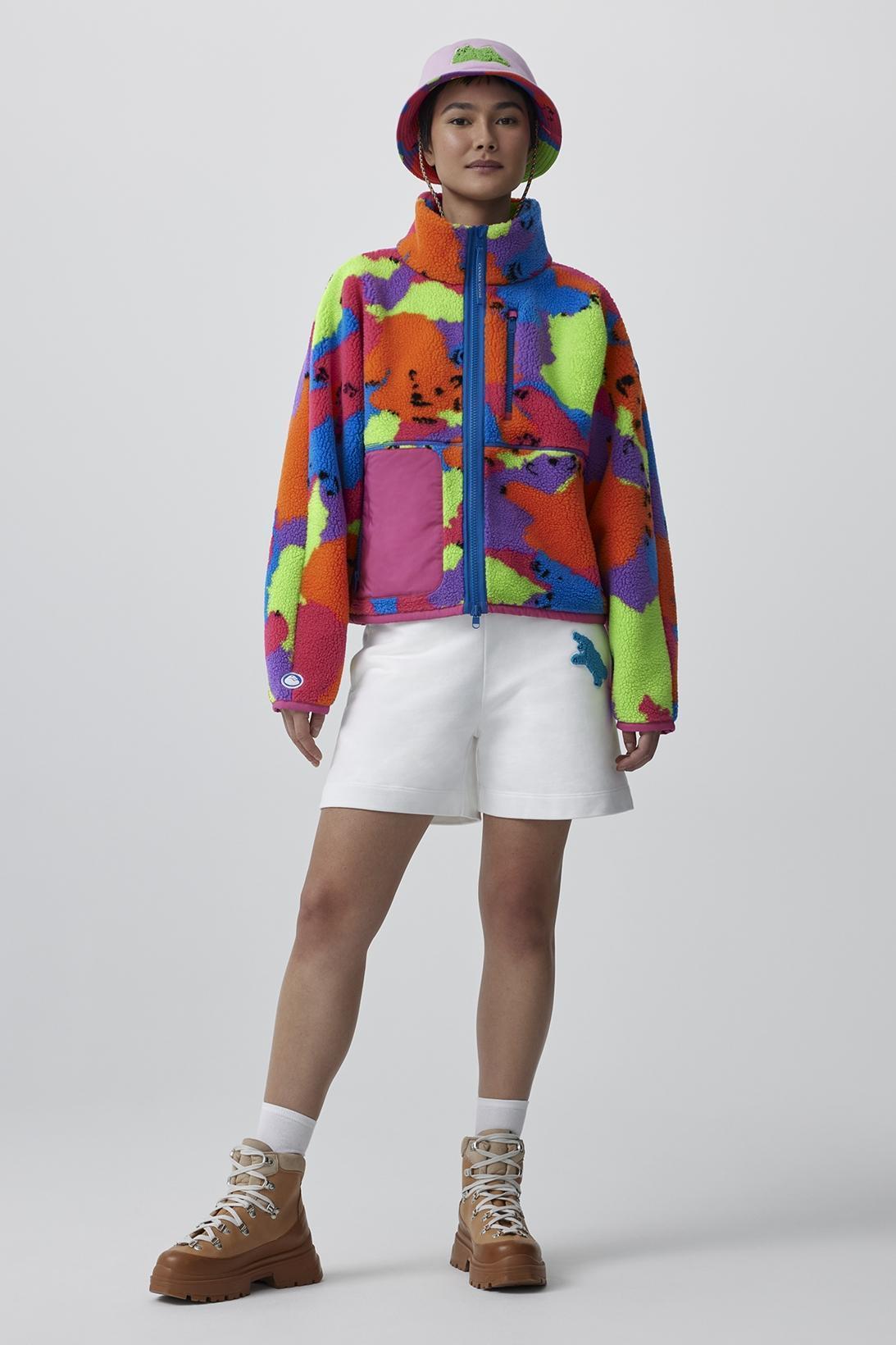 霓虹北極熊印花色羊毛抓絨夾克。NT$24,800（CANADA GOOSE提供）
