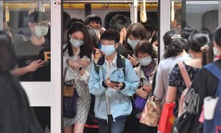 秋冬防疫專案　搭大眾運輸強制戴口罩（3）