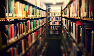 圖書館 library book shelves