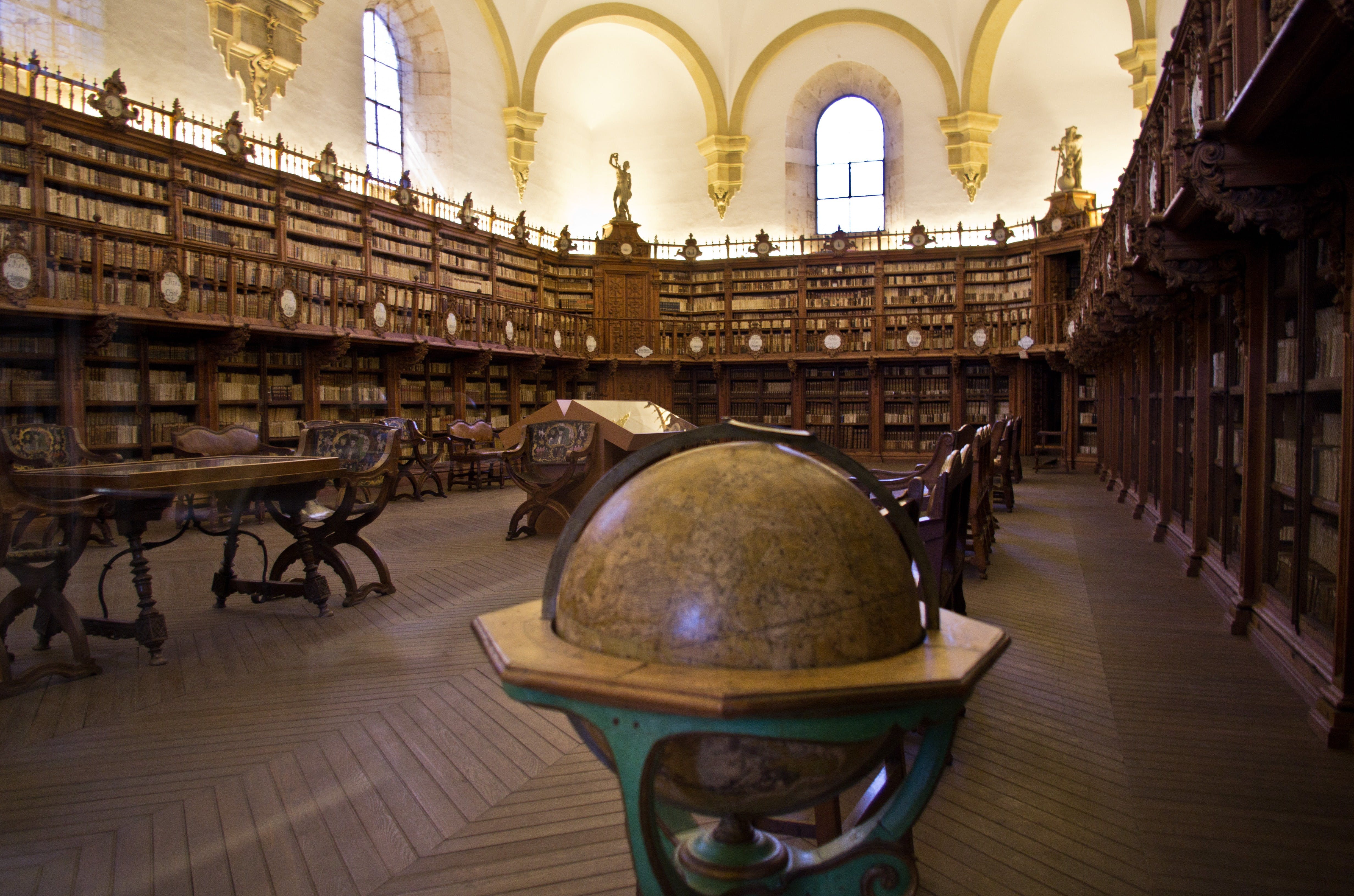 Old_Library_in_University_of_Salamanca_0