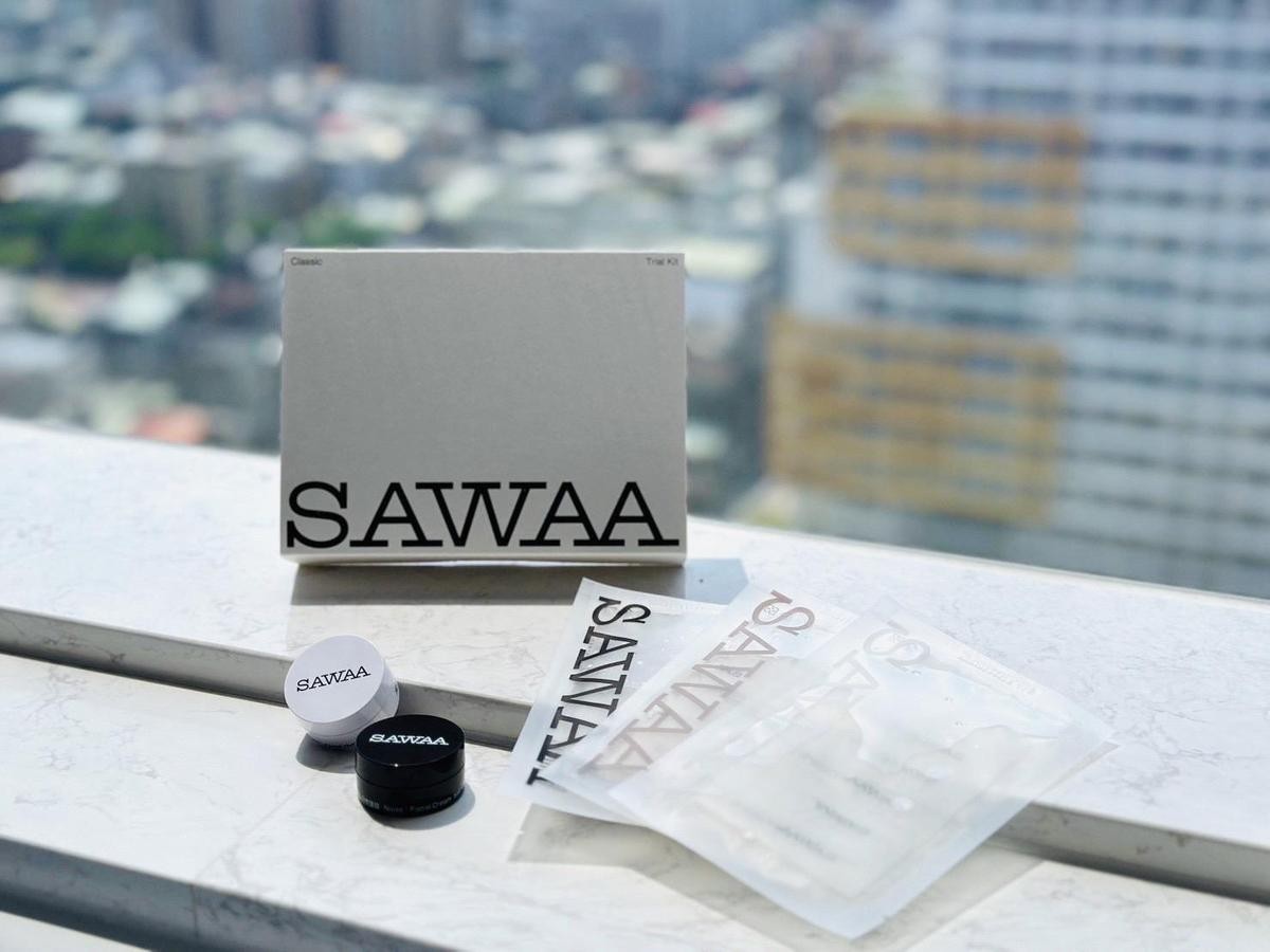 母親節住房方案贈送「SAWAA」臉部機能保養體驗組一盒，內含緊顏肌活修護霜、極光淡斑導白霜、機能面膜。（飯店提供）