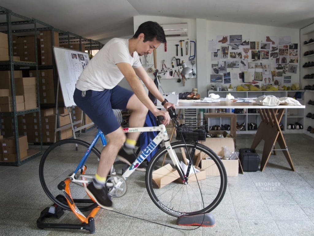 A bike placed in the office to test the quality of new shoes.｜Photo Credit: beyondertimes
