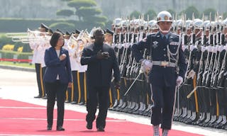 President_Tsai_Ing-wen_(蔡英文,_left)_and_S