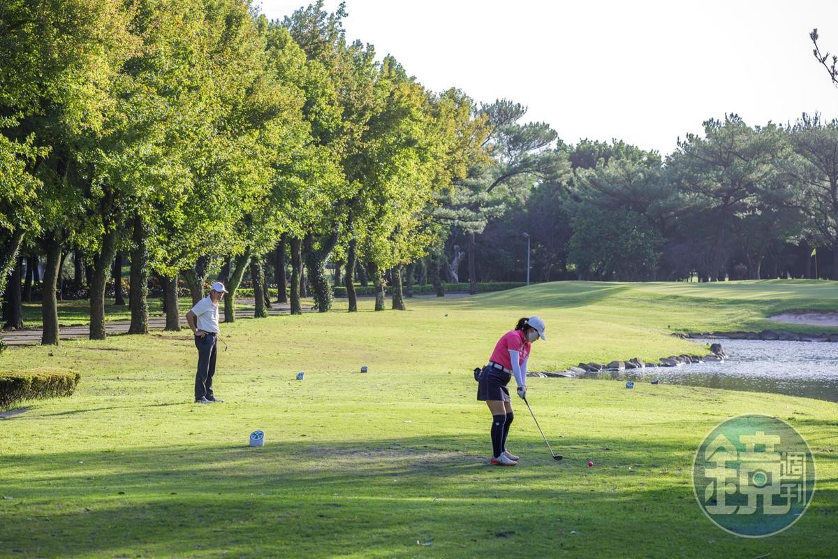 朋趣結合旗下飯店及高爾夫球場資源，提供奢華度假休閒體驗，園區內設施包括3區27洞國際標準高爾夫球場、VR高爾夫體驗、 迷你高爾夫等。