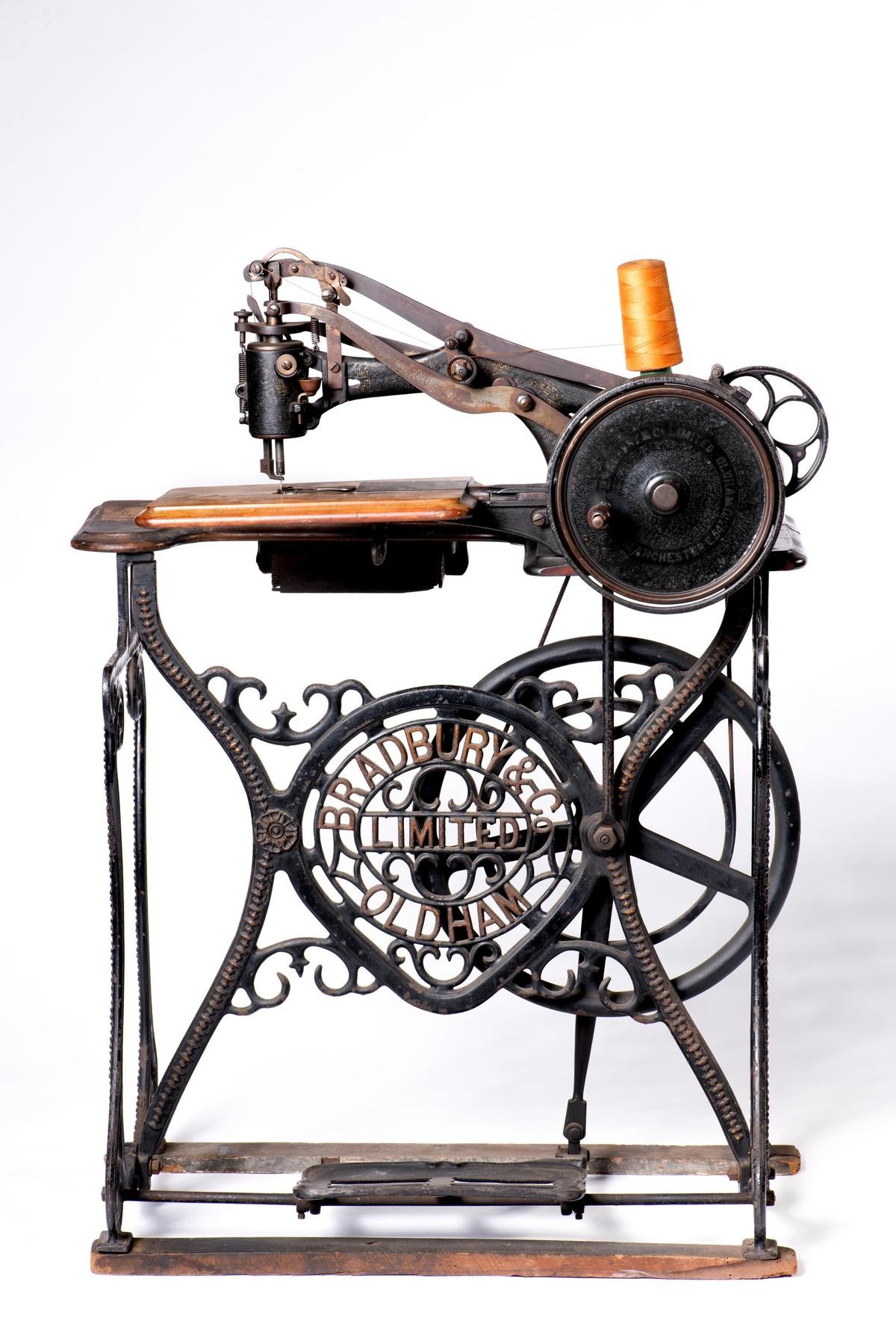 奇美博物館產業類典藏〈布瑞德伯里縫紉機〉，英國，1874-1905年。（奇美博物館提供）
