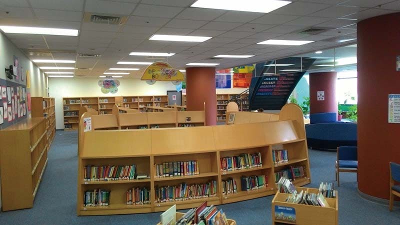 The library at TES’s Swire Primary Campus includes books in the languages of all of its sections — English, German, and French. Photo Credit: Taiwan Business TOPICS