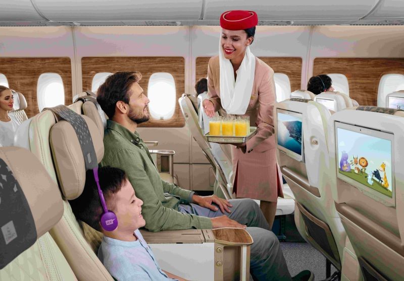 ▲阿聯酋航空屢獲殊榮的ice機上娛樂系統提供各種兒童節目、上百個音樂頻道，及高達100種電子遊戲。（圖／佳繽旅遊提供）