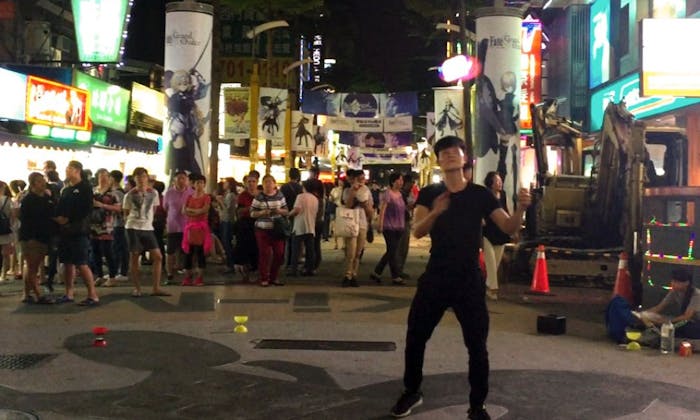 Street Performers Juggle Regulations in Taiwan