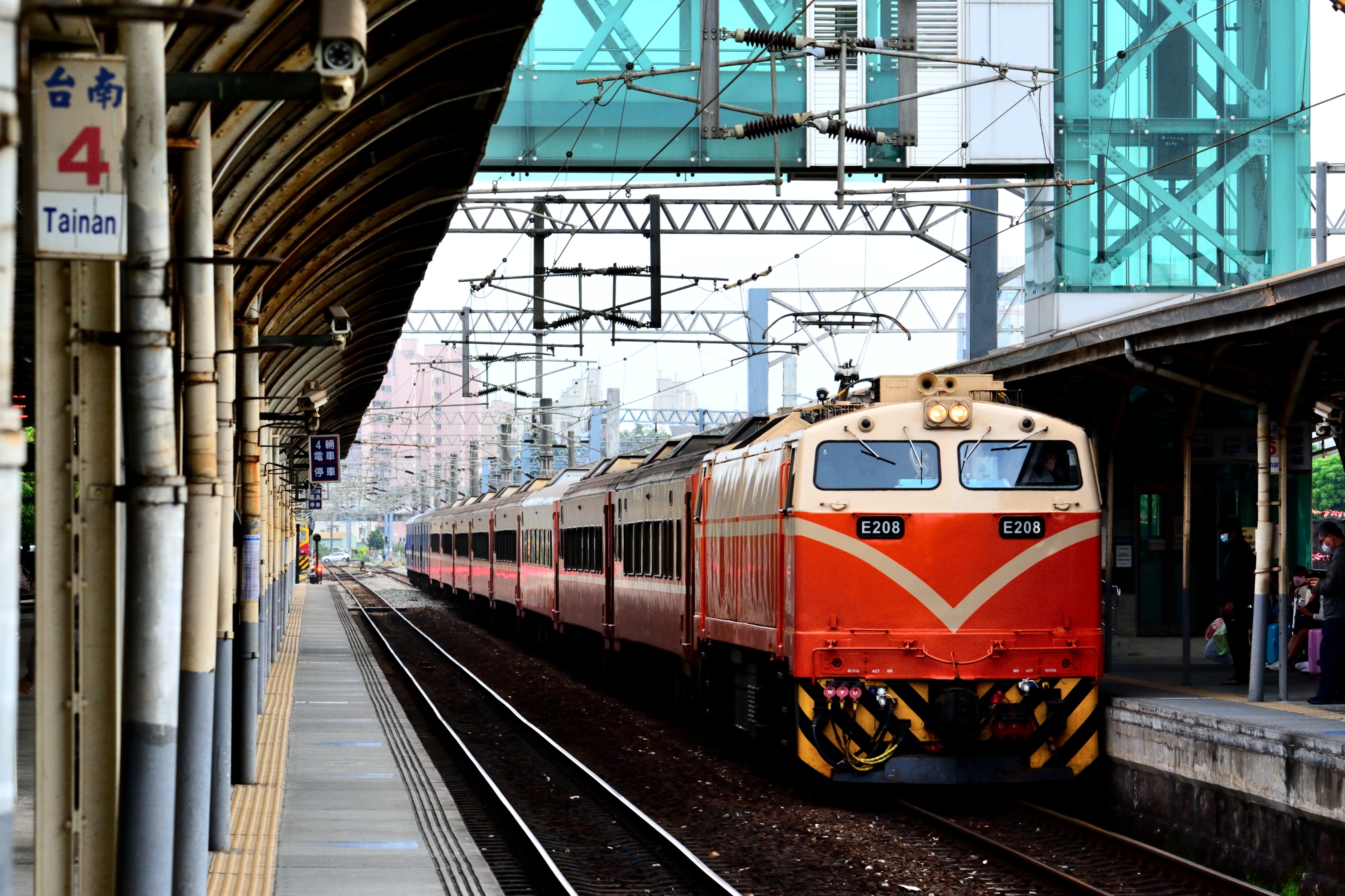 Tainan,,Taiwan,-,3?27?2022:,A,Taiwan,Railway,Electric,Locomotive,Pulls