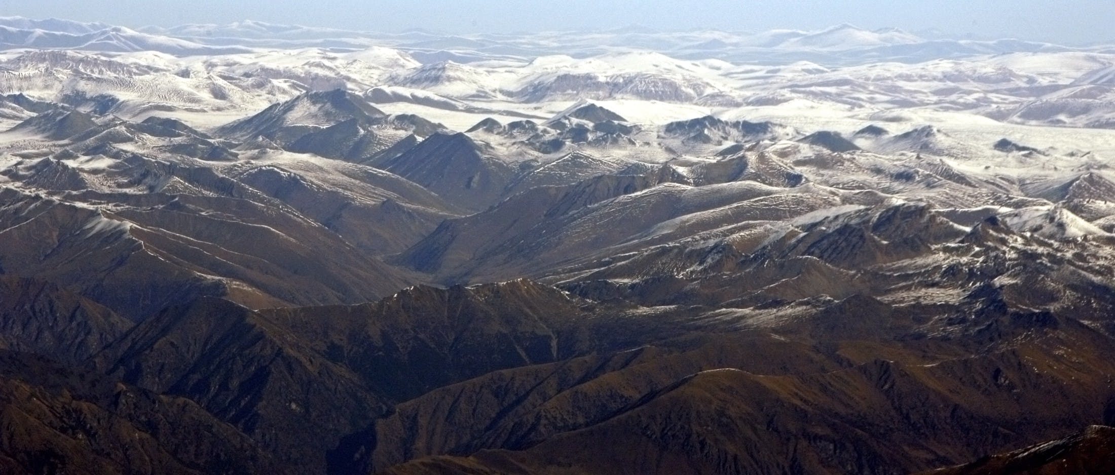 青藏高原 The Himalayan range is seen in this aerial view in Nepal