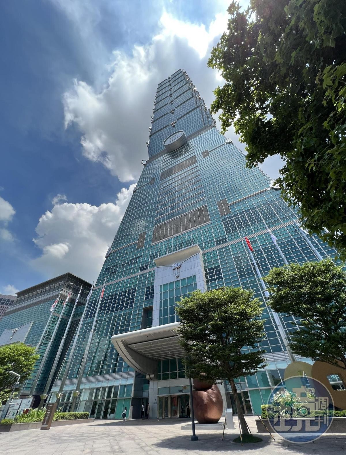饗A Joy位在台北101，櫃檯報到後由專人帶位至二樓，搭乘電梯至60樓後，轉乘另一台電梯至86層高才能抵達。
