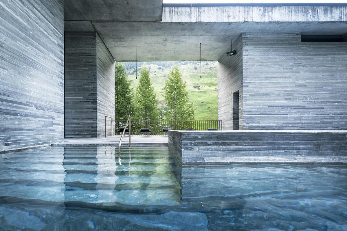 由建築大師Peter Zumthor設計的7132 飯店，擁有一座充滿當代藝術空間感的溫泉浴場（Heavens Portfolio提供）