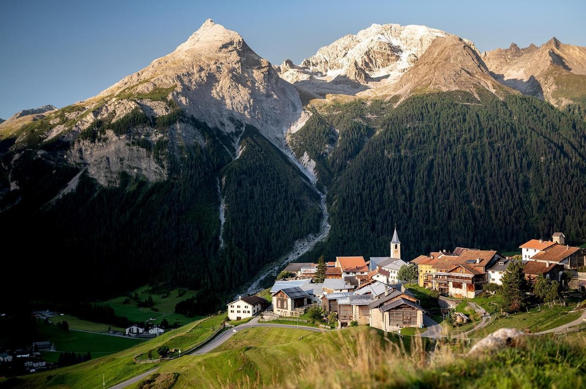 格勞賓登是瑞士是第一大度假區，除了擁有許多頂級餐館、飯店，也是葡萄酒產區，還有許多令人想要放慢腳步的山城小鎮。（Heavens Portfolio提供）