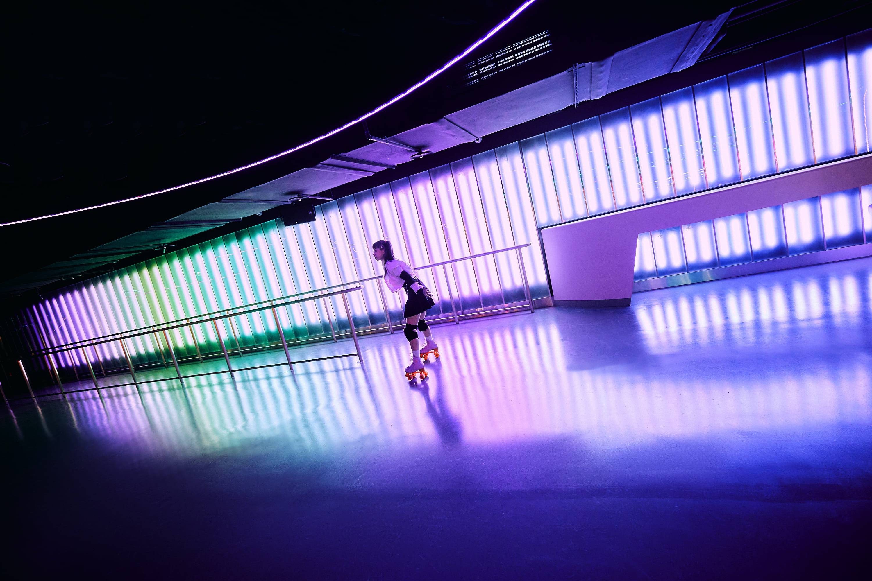 Roller186台北小巨蛋館「互動光軌」可體驗聲光效果。