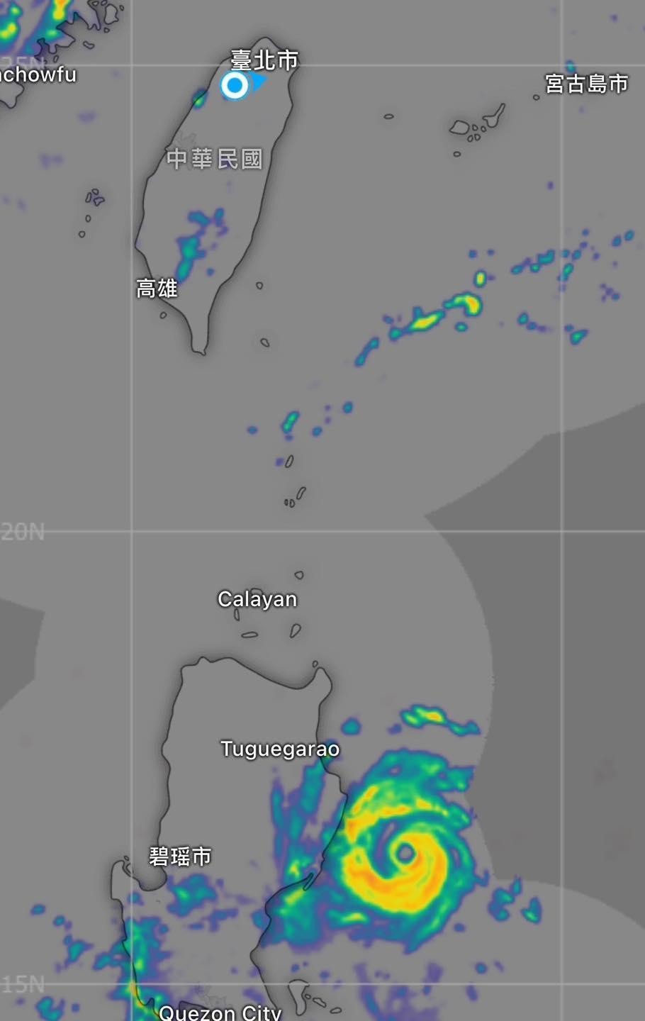 強颱蘇拉在觀測圖上看起來並不太，但專家提醒威力不容小覷。（翻攝台灣颱風論壇｜天氣特急臉書）