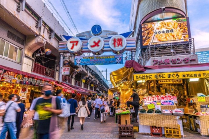 ▲阿美橫町集結食品、服飾、生活雜貨等，是東京逛街天堂。　圖：阪急交通社／來源