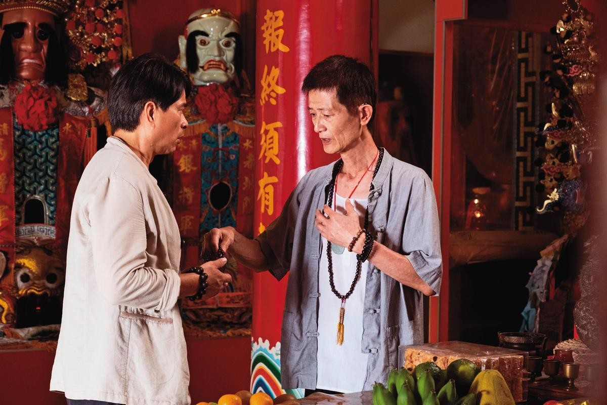 李興文（左）片中飾演陳博正（右）的同門師弟。（華影提供）