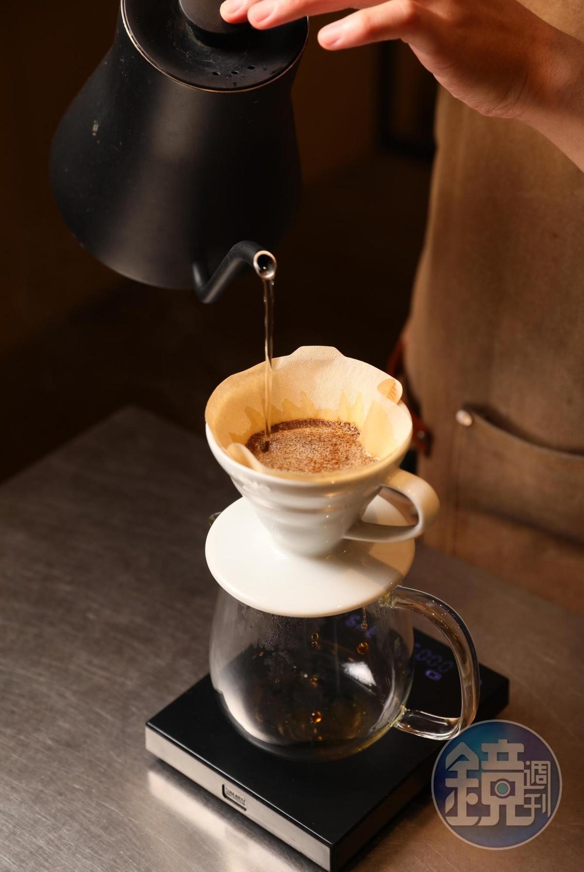 勺日近來加強飲料選項，手沖咖啡也是重點之一。