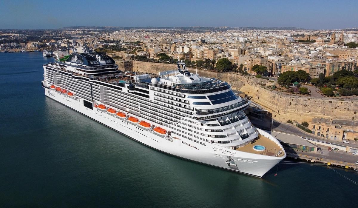 尊榮假期推出MSC地中海郵輪鴻圖號，早鳥報名最高第2人省10,000元。（旅行社提供）