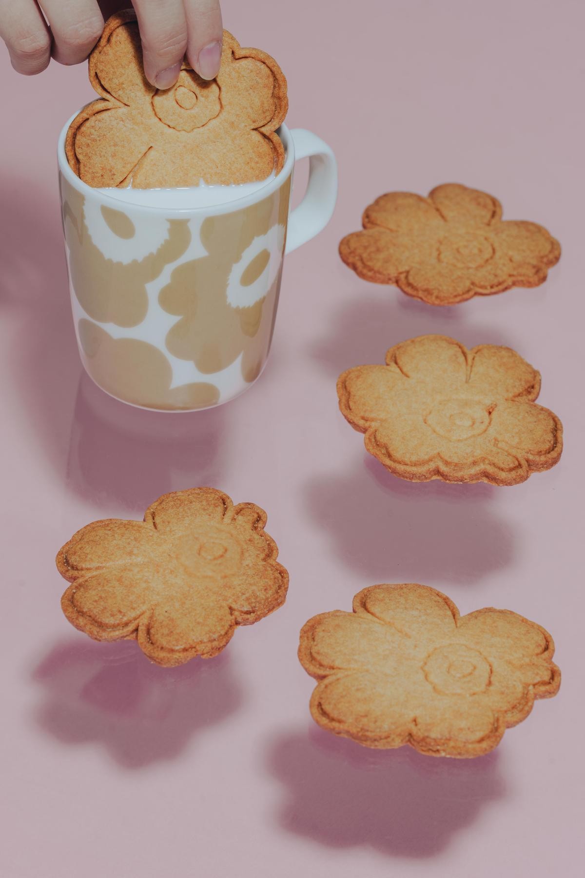 超級可愛的罌粟花造型手工餅乾，是中秋禮盒中的一大亮點。（永三提供）