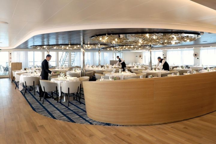 ▲Alain Ducasse 所經營的《Ducasse Conseil》，打造經典法國料理，將法餐美好生活，傳遞海上 C'est la vie！　圖：百威旅遊／提供