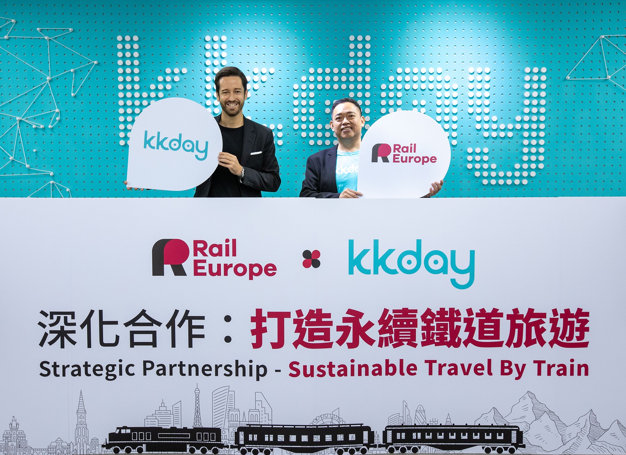 KKday創辦人暨執行長陳明明（左）與歐洲鐵路公司首席執行官Björn Bender（右）。