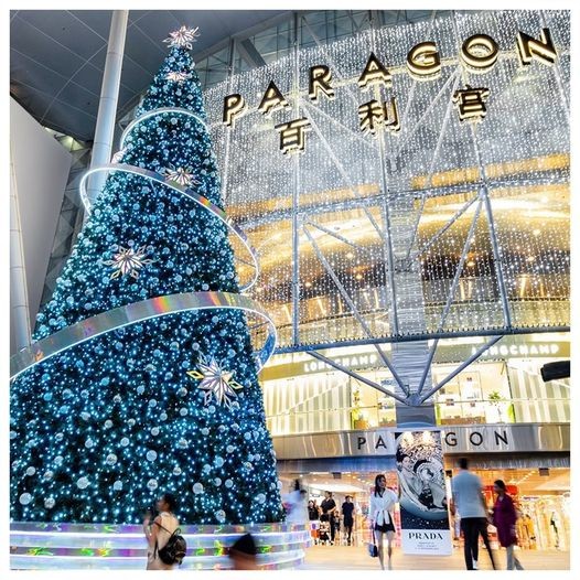 ▲百利宮購物中心的聖誕樹是高貴的寶藍色。　圖：Paragon Shopping Centre Facebook／來源
