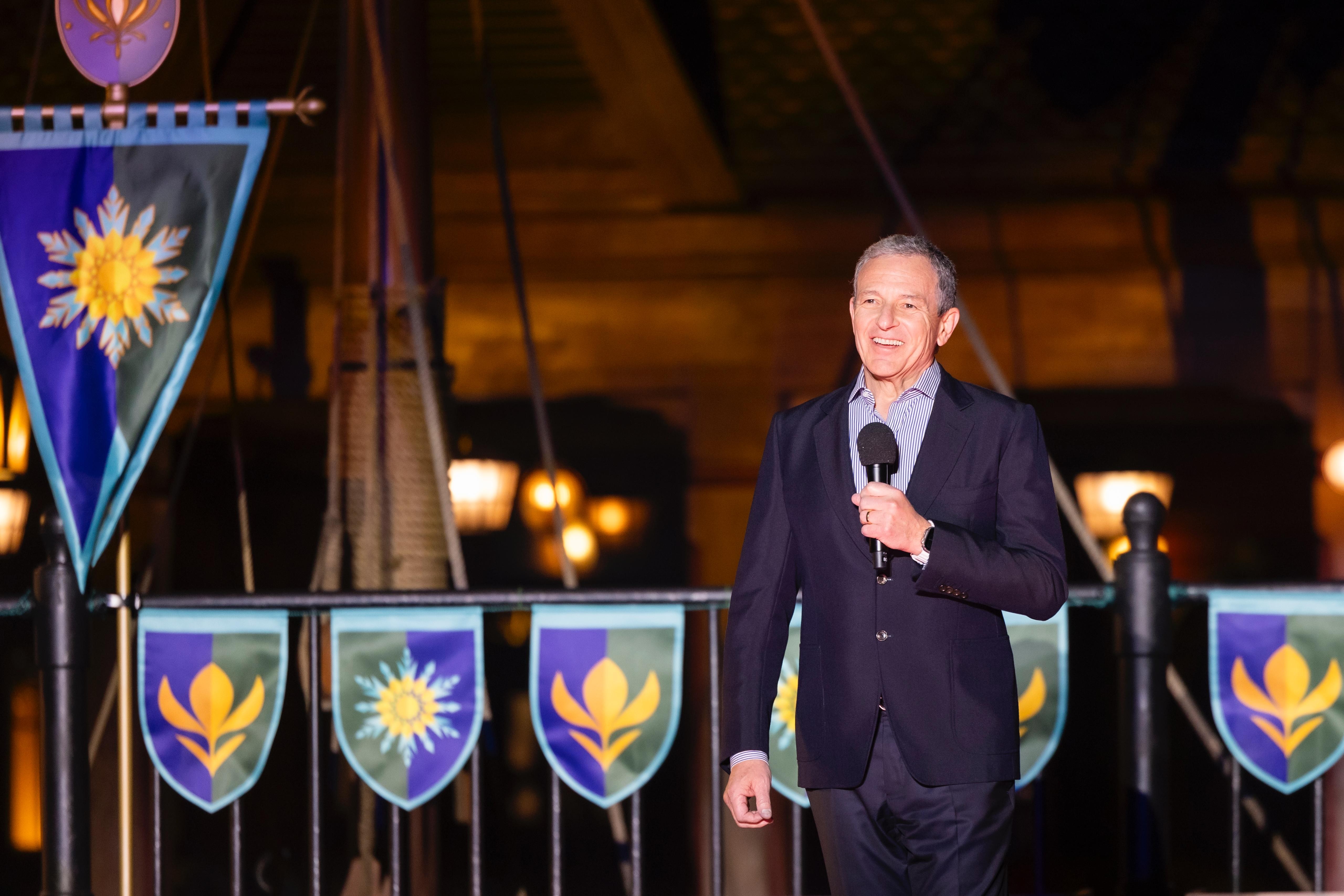 迪士尼執行長羅伯特艾格來到開幕儀式致詞。（香港迪士尼樂園提供）