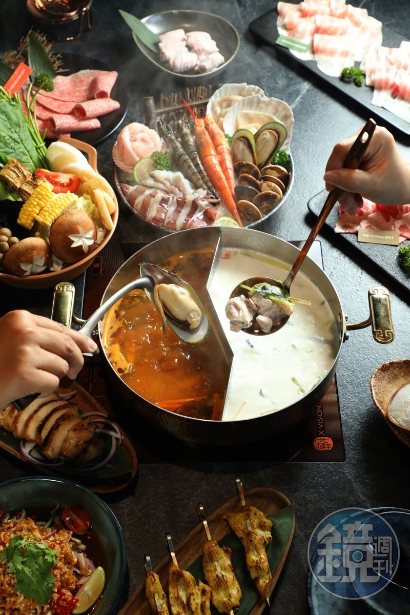 加入大量辛香料熬製的泰式火鍋，與海鮮特別合拍。