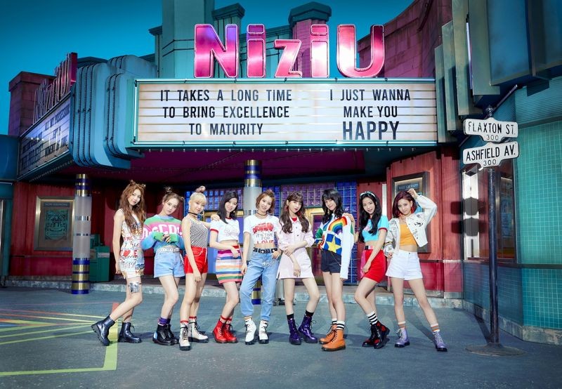  NiziU九位成員透過選秀脫穎而出，首張單曲〈Make You Happy〉即造成轟動。（Sony Music提供）