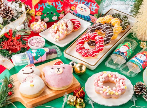 1Mister Donut推7款耶誕限定商品，耶誕雪人化身甜甜圈～.jpg