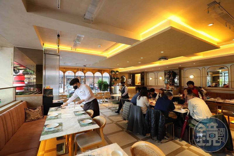 有別於中餐廳給人的印象，玖尹的用餐空間更偏向於雅緻的西式餐酒館。