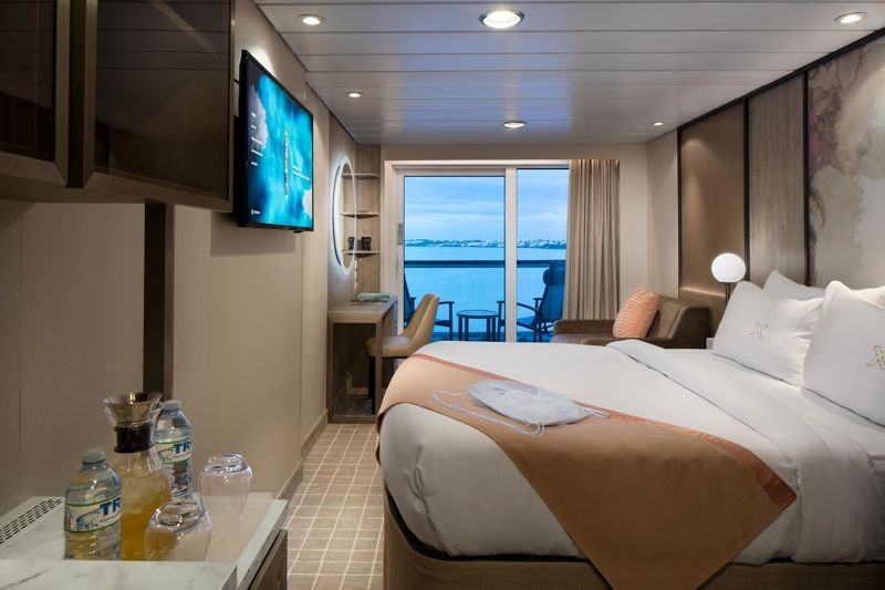 千禧號有57％的客房為陽台海景艙房，且全部配備Cashmere™床墊的全新eXhale®寢具、迷你冰箱與互動式電視。（名人郵輪提供）
