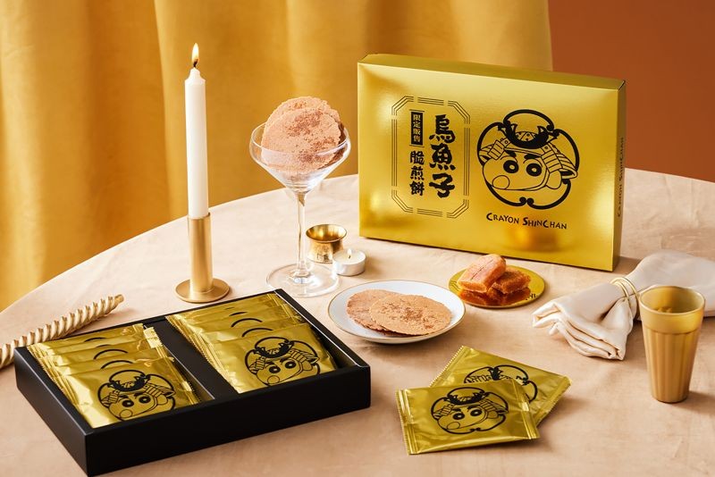 上友食品在新春推出蠟筆小新「烏魚子脆煎餅禮盒」。（699元／盒，上友食品提供）