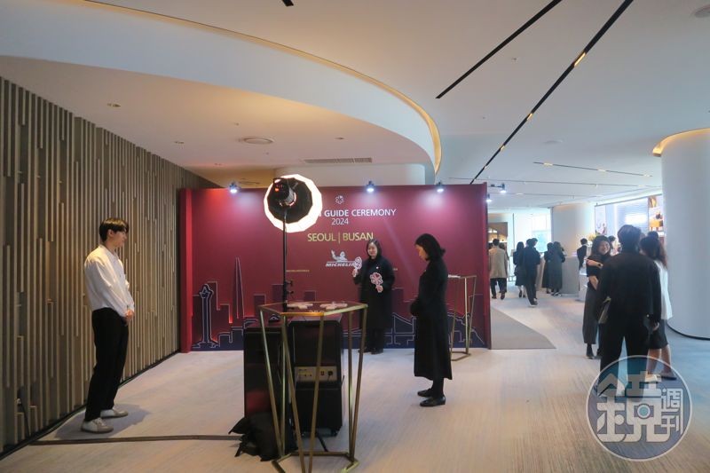 釜山頒獎典禮會場特意布置了合影留念區。