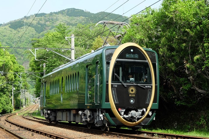 ▲不需加價即可搭乘的觀光列車「HIEI」深受遊客歡迎。　圖：向日遊顧問有限公司／提供