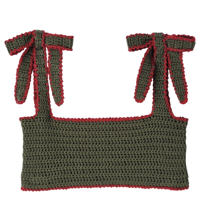 Longchamp鉤織短上衣，NT$9,300。
