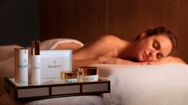 台北漢來大飯店與瑞士頂級護膚保養品牌VALMONT SPA合作，推出寵愛假期住房專案。（台北漢來大飯店提供）