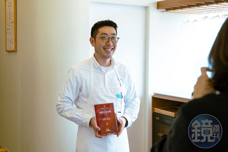 經歷波折起伏後回到故鄉釜山開店的主廚Kim Jae-hoon，開心拿下難能可貴的第一屆釜山米其林一星。
