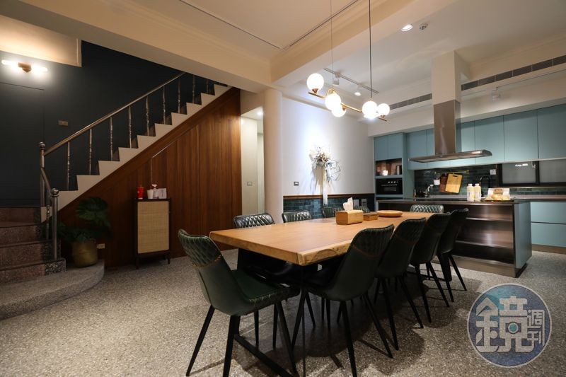一樓廚房空間寬敞，很適合多人自煮聚餐、入住。