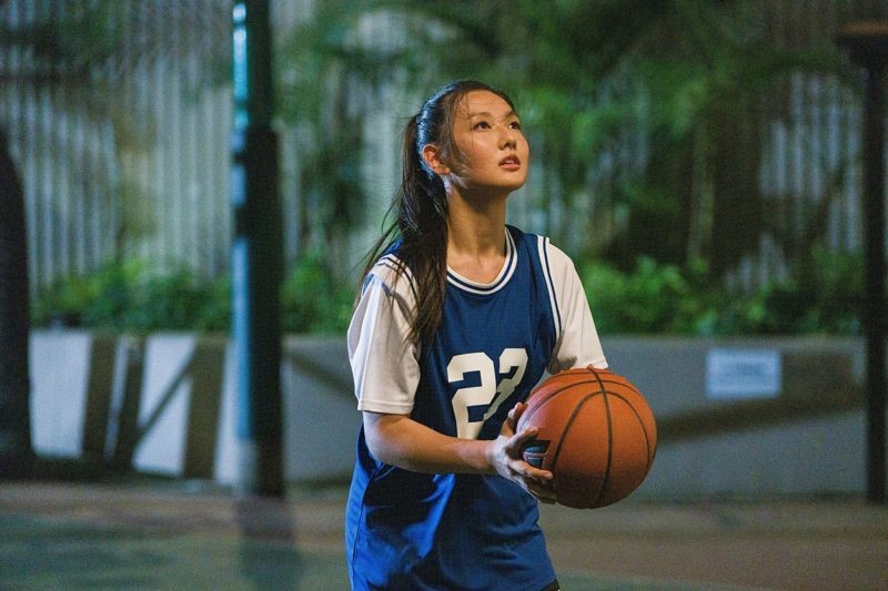 新生代港星譚旻萱身高177公分，外型甜美，還有出色球技，被封為「籃球女神」。（華映提供）