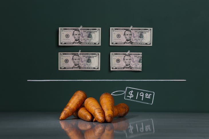 A kilogram of carrots as photographed with an illustrative price tag of $19.05 in Caracas