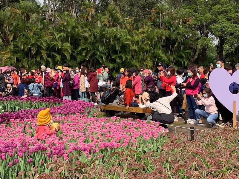 【圖多】收假人潮大爆發　士林官邸、動物園、陽明公園塞滿人